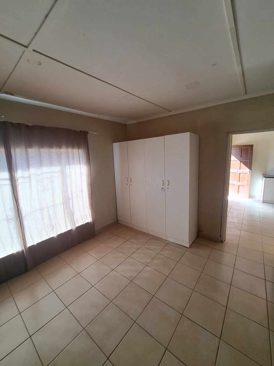5 Bedroom Property for Sale in Ezibeleni Eastern Cape